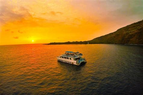 Sunset Dinner Cruise In Kealakekua Bay Hawaii Island