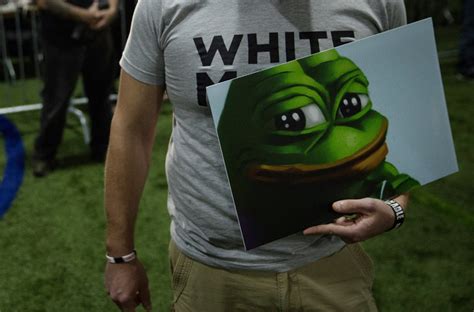 Hong Kong Protesters Love Pepe The Frog No Theyre Not Alt Right