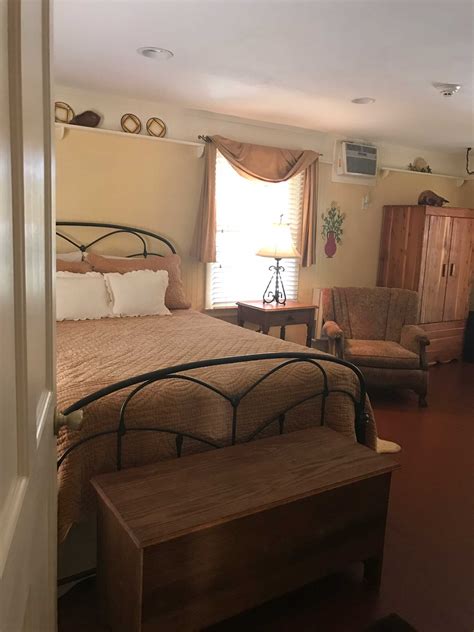 Our dining room for this week is 7 a.m. Linnaea Gardens - Jonesborough, TN, Rental House & Event ...