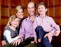 El príncipe Eduardo posa en familia al cumplir 50 años | Prins edward ...