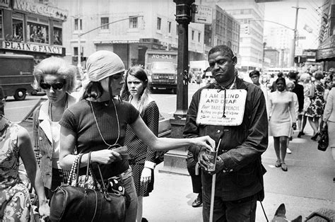 The Street Philosophy Of Garry Winogrand The Eye Of Photography Magazine