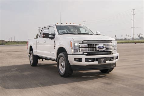 Diesel engine producing 650 ft lbs of torque @ 2000 rpm. 2017 Ford F-250 Super Duty Photo & Image Gallery