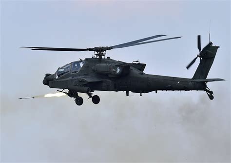 Two apache helicopters from 664 squadron, army air corps embarked for a two week training package, to enable pilots and ground crews to acclimatise to working in a maritime environment. U.S. general: Apache helicopters on attack against ISIS in ...