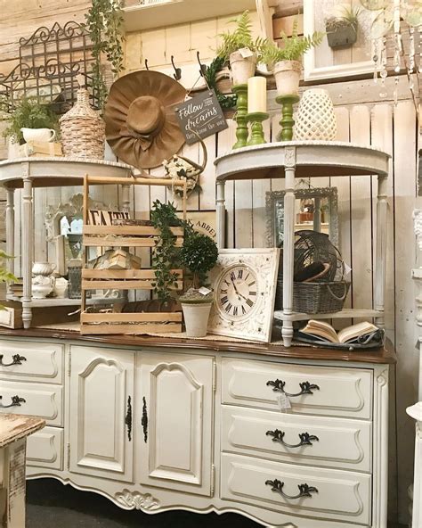 17 Best Vintage And Antique Furniture And Home Decor Vintagetopia Vintage Home Decor