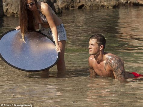 Exclusive News Towie Dan Osborne Shows Off His Rippling Abs As He