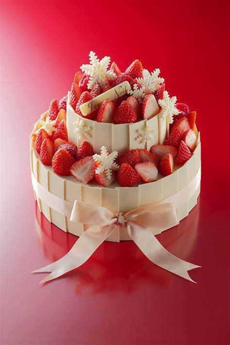 Strawberry shortcake is probably one of the most popular and classic cakes in japan. fashion-press.net | Yummy cakes, Sweet desserts, Christmas ...