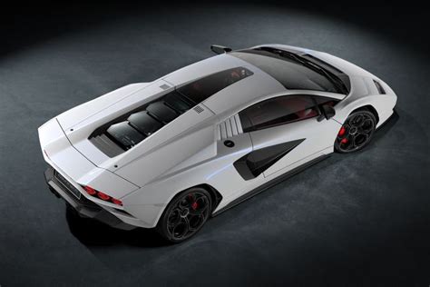Lamborghinis New Countach Lpi 800 4 Faithful To Its Famous Name