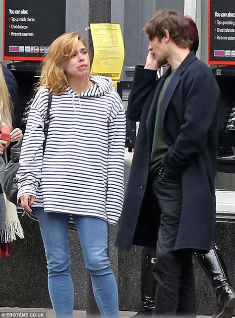 The gif dimensions 500 x 200px was uploaded by anonymous user. Billie Piper reunites with ex-Doctor Who star Matt Smith ...
