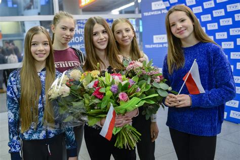 Zwyciężczyni eurowizji junior 2018 ma dopiero 14 lat i już może pochwalić się mnóstwem fanów i pełnym grafikiem. Roksana Węgiel gwiazdą "Sylwestra marzeń z Dwójką". Kto ...