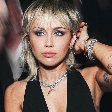 Saiba Tudo Sobre Miley Cyrus
