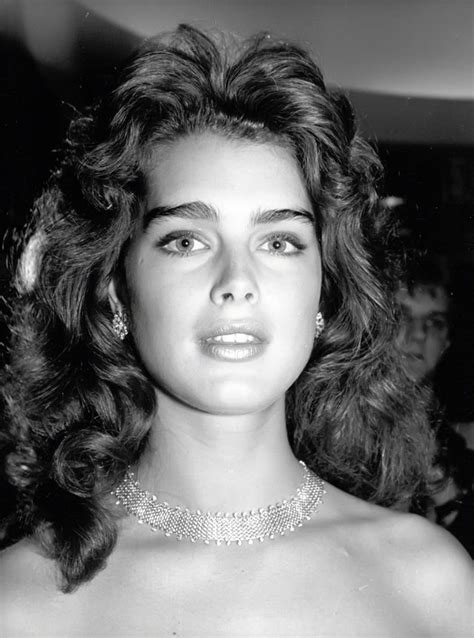 A Brief History On The Changing Shapes Of Eyebrows Brooke Shields