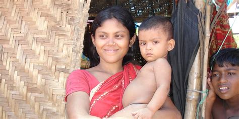The New Humanitarian بنجلاديش صغيرات جداً على الزواج