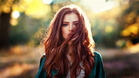 redhead alexandra girskaya looking at viewer long hair depth of field sunlight women hair in