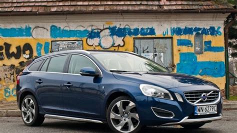 Här kan du läsa mer om volvos populära kombi v60, se bilar i lager och boka provkörning direkt. Volvo V60 I Kombi 1.6 T3 150KM 2010-2013 - dane, testy ...