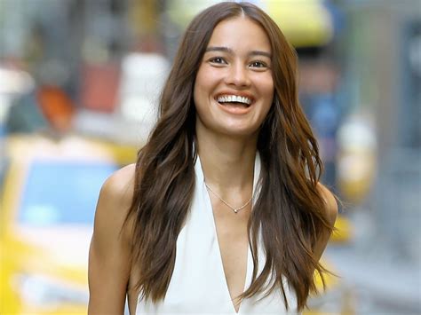 Kelsey Merritt Makes History As First Filipina Model To Walk In The