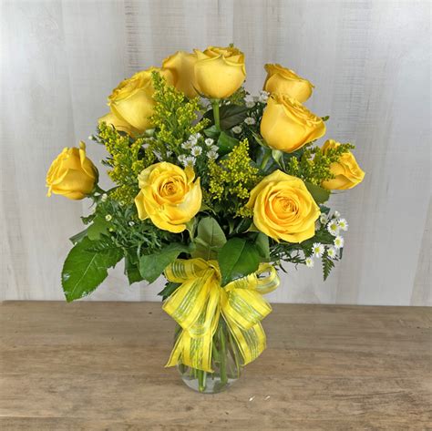 One Dozen Yellow Roses House Of Flowers