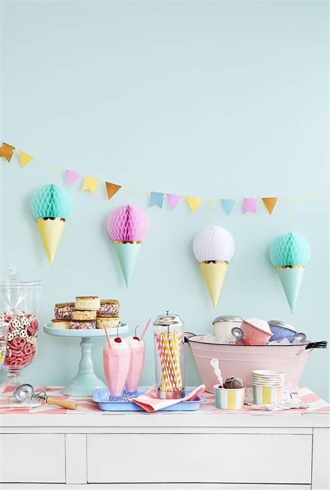 Ice cream is great, but an ice cream social is even better. 15 DIY Birthday Party Decoration Ideas - Cute Homemade ...