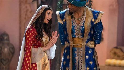 Le Costume Complet De Dalia Nasim Pedrad Dans Le Film Aladdin Spotern