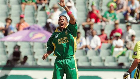 Was Forever Lonely Had To Overcome Isolation Makhaya Ntini Opens Up On Racism He Faced In