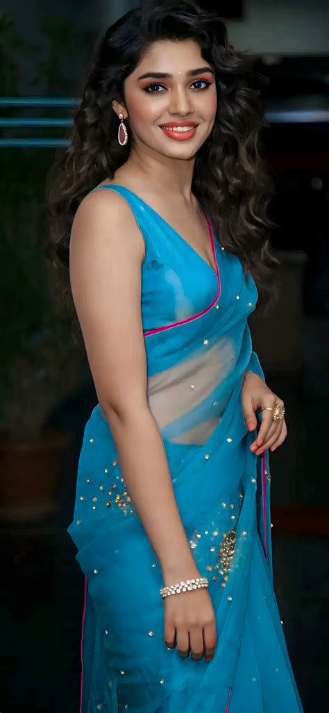 Naga Chaitanya Custody Movie Actress Krithi Shetty Looks Very Beautiful In Saree Krithi Shetty