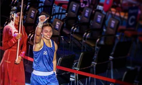 Lauren louise price is a welsh amateur boxer, and former kickboxer and footballer. Lauren Price claims world crown to create history | Boxing ...