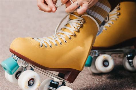 You Can Rent Retro Roller Skates To Skate Through Toronto Streets This