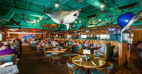 Capt'n Fishbone's restaurant in North Fort Myers builds on Shell