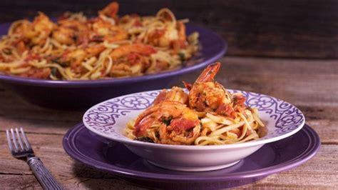 Linguini With Shrimp Fra Diavolo Recipe Rachael Ray Show