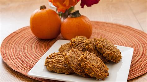 These skinny pumpkin protein cookies are perfectly soft with just the right amount of pumpkin and spice! Pumpkin Spice Protein Cookies | Bodybuilding.com