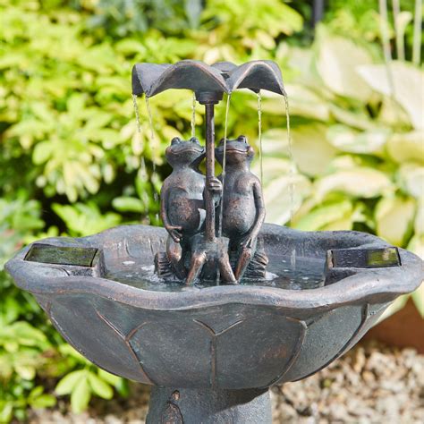 Smart Solar Frog Frolics Water Fountain 825 X 464cm Yorkshire