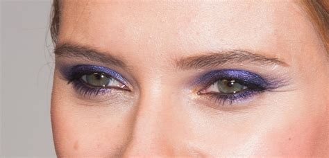Scarlett Johansson Wore The Most Gorgeous Purple Eyeshadow In History