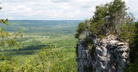 Old Baldy Conservation Area And Trail In Ontario Comes With Incredible