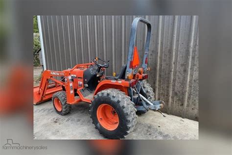 2003 Kubota B7500hsd Loader Tractor