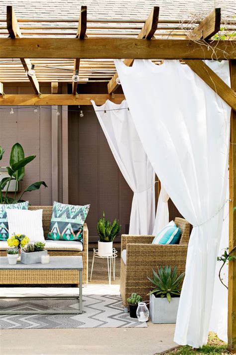 Oh ruth, what a great idea for curtains!! Outdoor Decor: 13 Amazing Curtain Ideas for Porch and ...