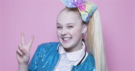 Jojo Siwa Comes Out As Gay Her T Shirt Suggests She Did Los Angeles Times Lgbtq Breaking News