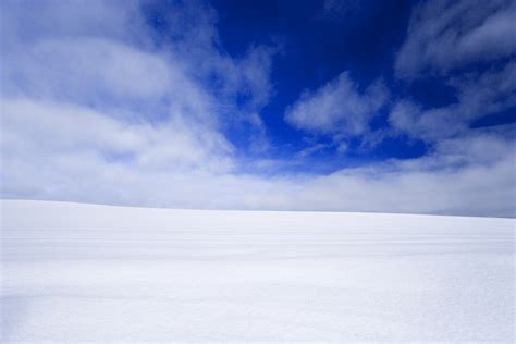 ゆんフリー写真素材集 No 3260 雪原と青空 日本 北海道