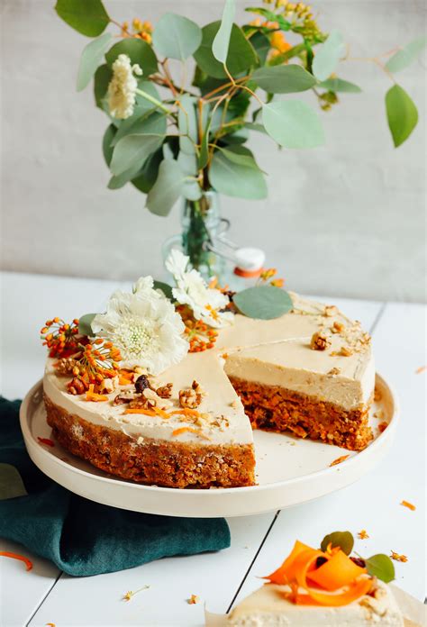 This carrot cake is pretty easy, but let's walk through the process together. Raw Vegan Carrot Cake | Minimalist Baker Recipes