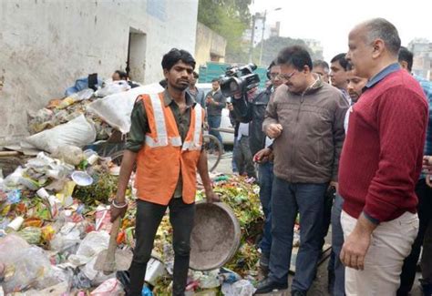 Photos Broom In Hand Aam Aadmi Party Cleans The Streets Of Delhi