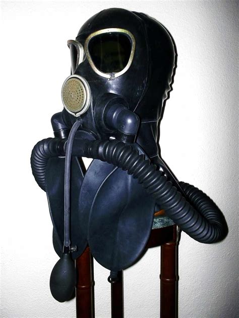 Rubber Gas Mask For Sale In Uk 57 Used Rubber Gas Masks