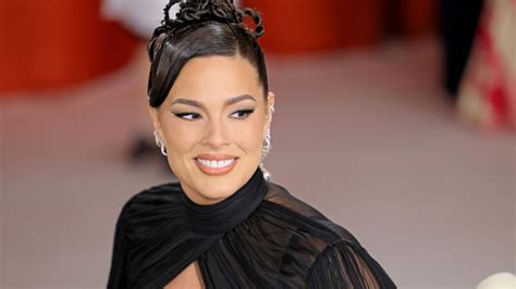 Ashley Graham Responds To Awkward Interview With Hugh Grant News In Germany