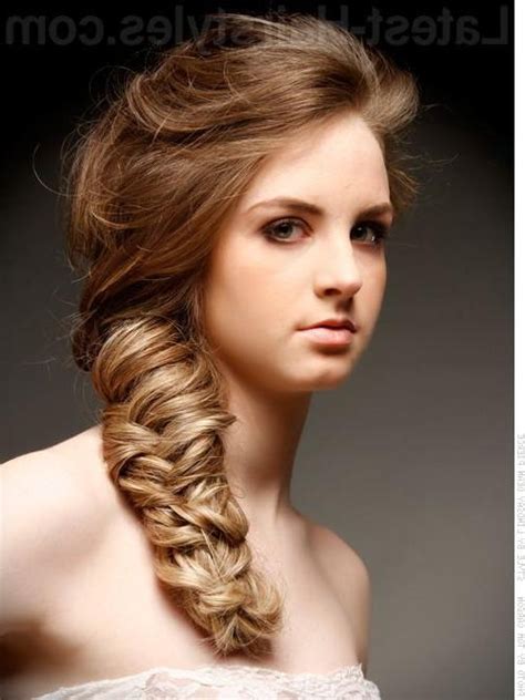 Brides should couple wedding hairstyle flowers with this style at boho, garden party, or any other theme that occurs outside. 2020 Latest Long Hairstyles For Cocktail Party