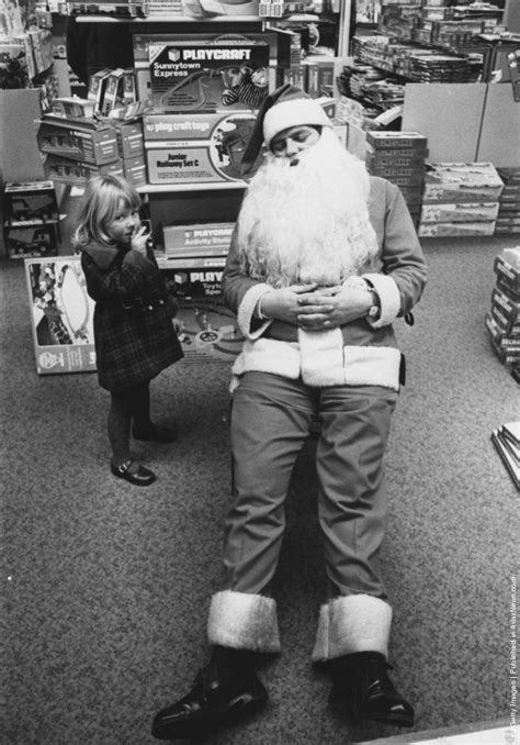 11 Adorable Vintage Photos Of Santa Claus ~ Vintage Everyday
