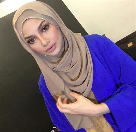 Pin By Lady D On Neelofa Hijab Fashion Muslim Fashion Fashion