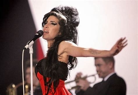Amy Winehouse Brit Awards 2007 Photographic Print For Sale