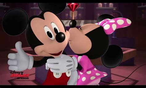 Mickey Mouse And Minnie Kissing
