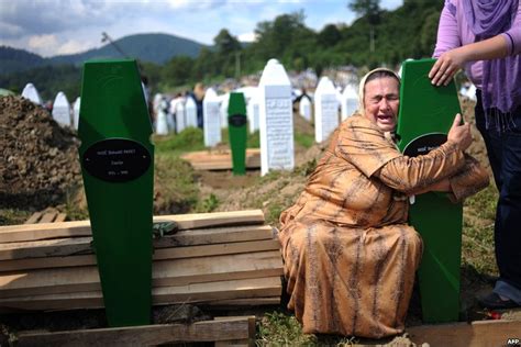 Bbc News In Pictures Srebrenica Burials