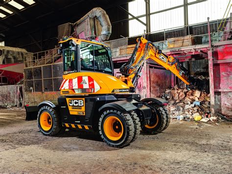 Jcbs Hydradig Wheeled Excavator Is Now Available For The Waste