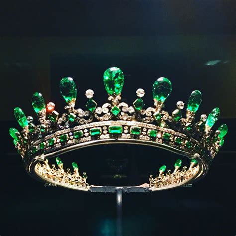 Revealed Queen Victorias 1845 Emerald Diadem Designed By Prince