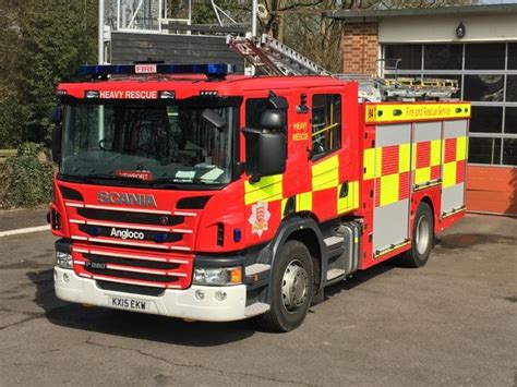 fire engines photos essex fire and rescue scania p280