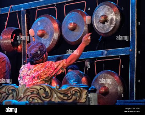 Kempul Gong Hi Res Stock Photography And Images Alamy